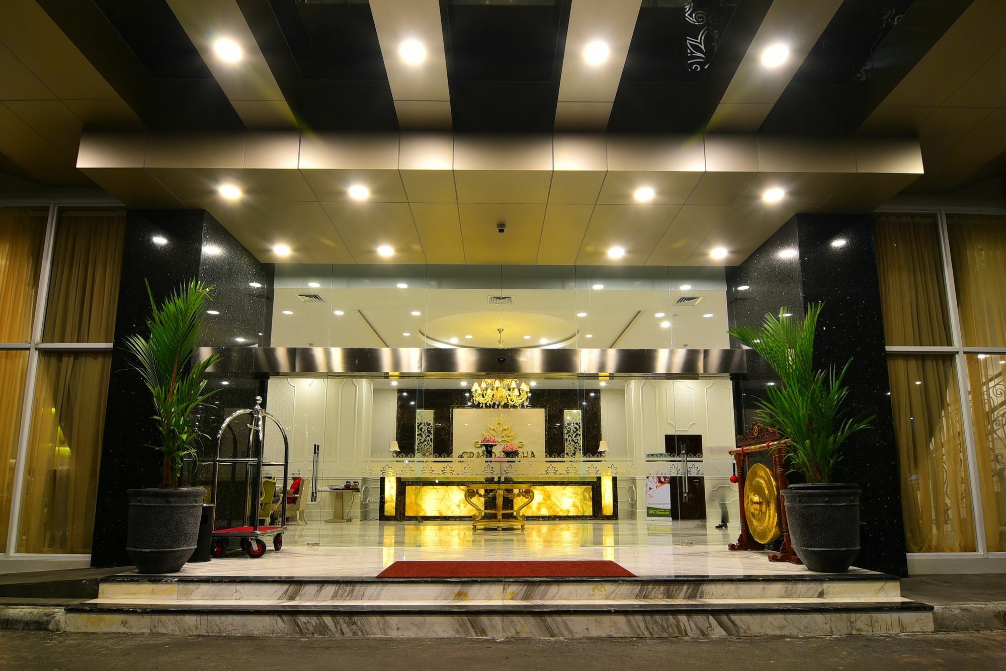 Отель Grand Keisha Yogyakarta Kejayan Экстерьер фото